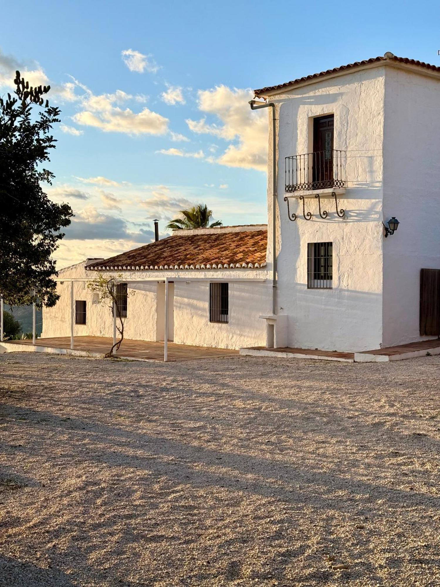 מאלגה El Cielo, Cortijo En El Corazon De Las Montanas מראה חיצוני תמונה